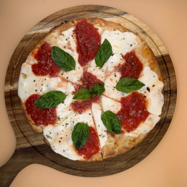 Gluten Free Cauliflower Crust Cheese Pizza (Pizza).
