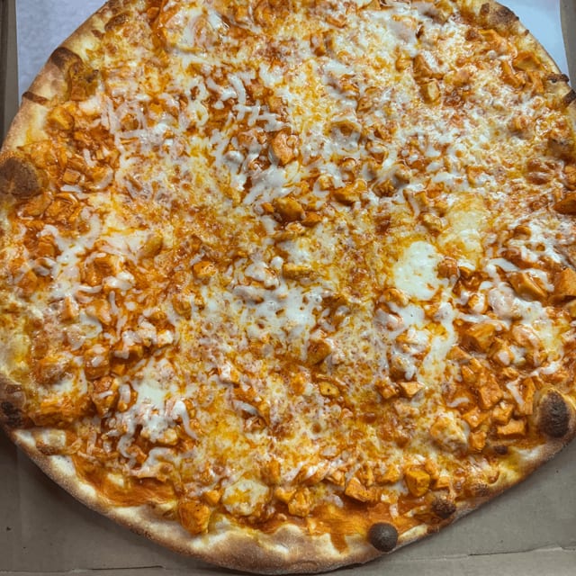 Buffalo chicken pizza (Woodfired).